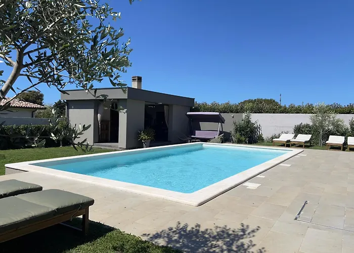 Villa Prive Polai Villa *