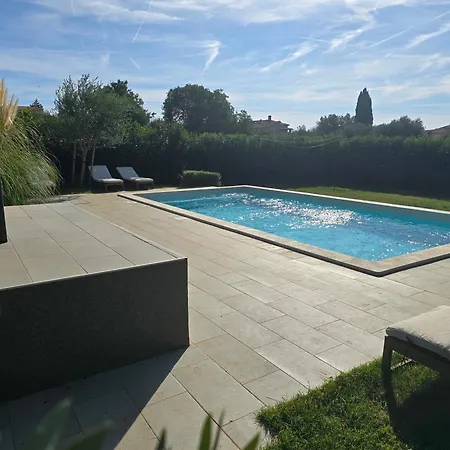 Prive Polai Villa *